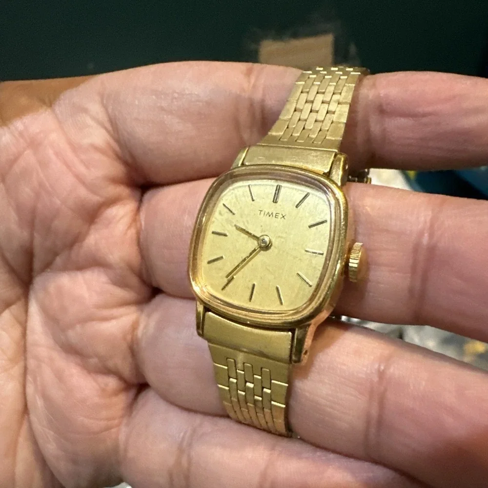 Working Vintage 1970s Timex Ladies Gold Tone Cushion Manual Wind Watch 22mm 6in